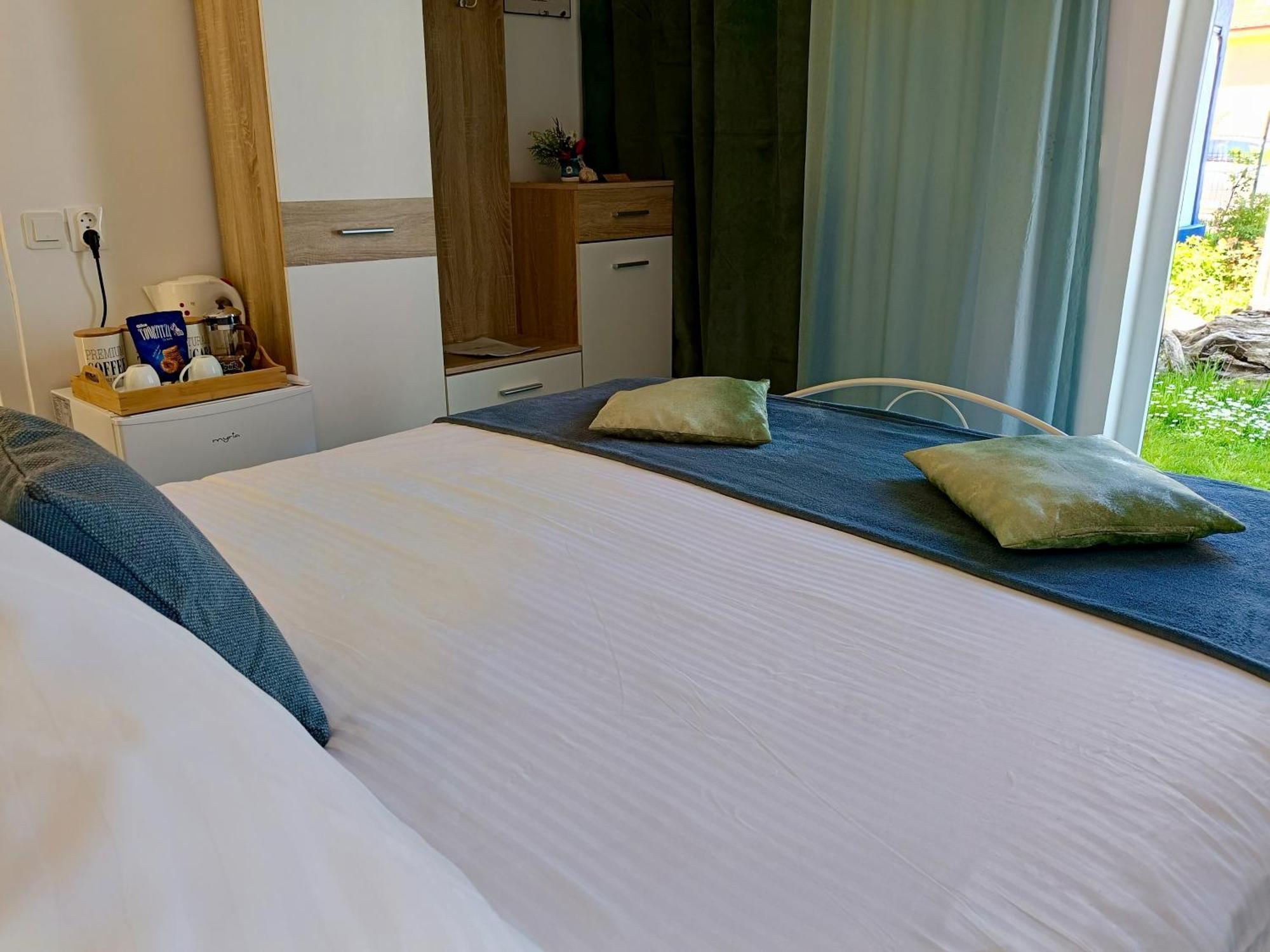 Casa Babica Guesthouse Костинешти Экстерьер фото